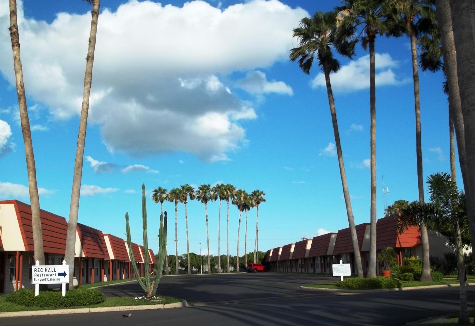 Victoria Palms Inn And Suites Donna Exterior foto